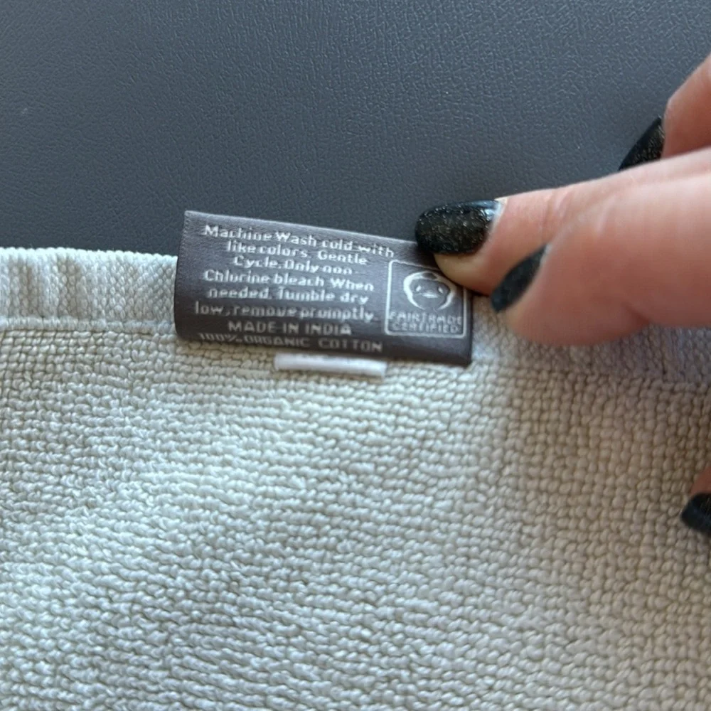Coyuchi Bath Mat in mint color